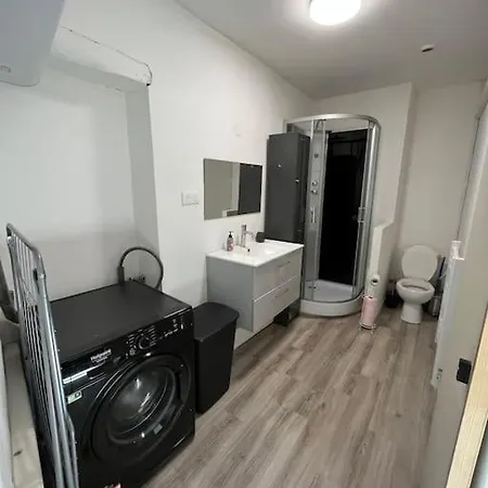 Lägenhet Avec Balcon Proche Du Centre. *