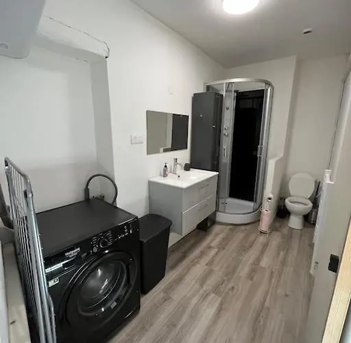 Lägenhet Avec Balcon Proche Du Centre. *